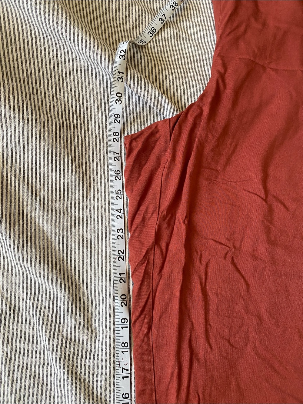 Old Navy Wide Leg Pants in Brick Red - Picture 4 of 4